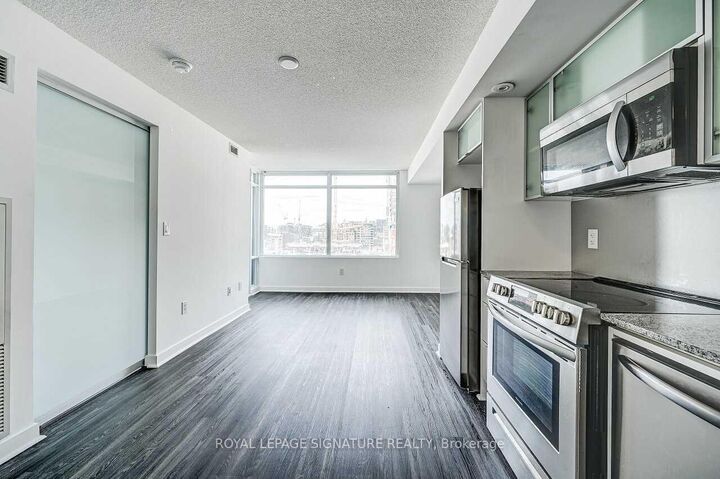 Property Photo:  25 Telegram Mews 901  ON M5V 3Z1 