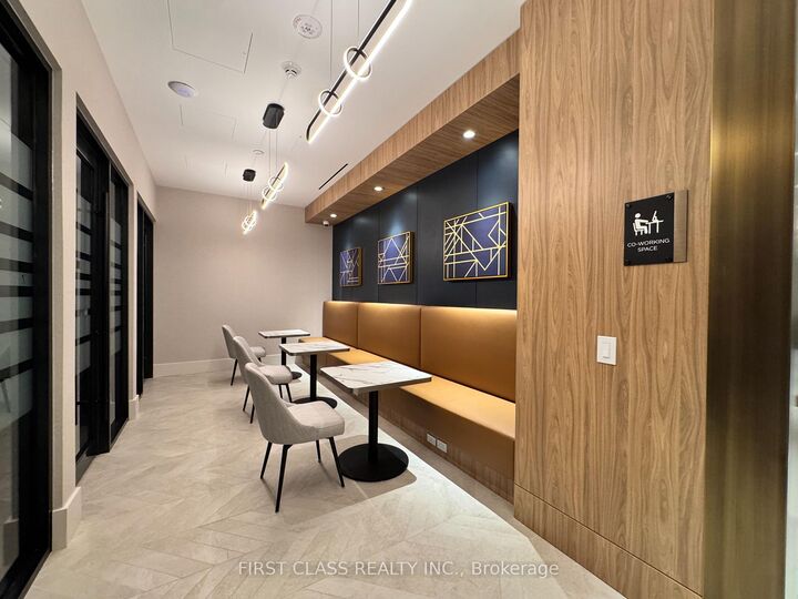Property Photo:  5 Meadowdale Road 806A  ON L4K 0C7 