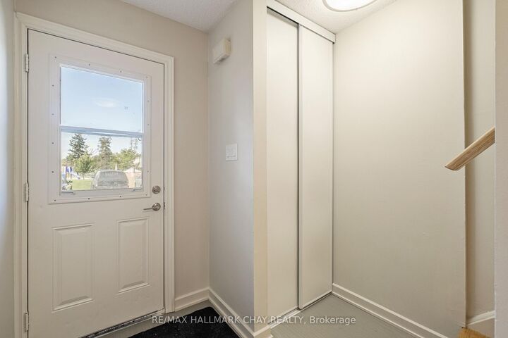 Property Photo:  177 Bayview Drive 28  ON L4N 4Y6 