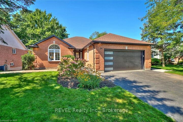 Property Photo: 26 Oakridge Boulevard ON L0S 1E5