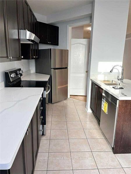 Property Photo:  4663 Centretown Way Upper  ON L5R 0E1 