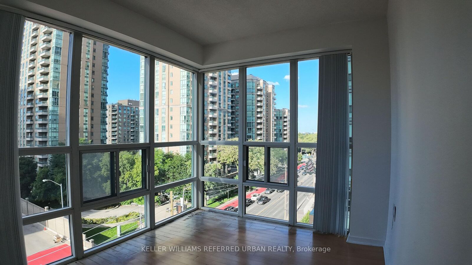 Property Photo:  22 Olive Avenue 806  ON M2N 7G6 