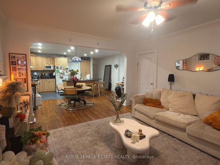 Property Photo:  20 Glen Manor Drive  ON M4E 2X2 