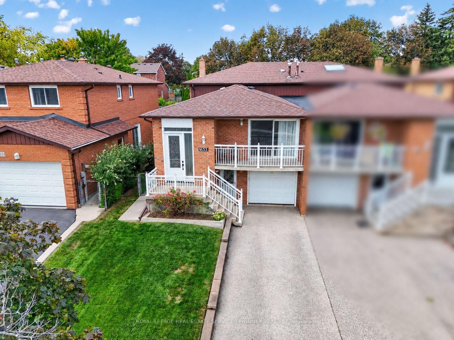 Property Photo:  1633 Warren Drive  ON L4W 2X1 