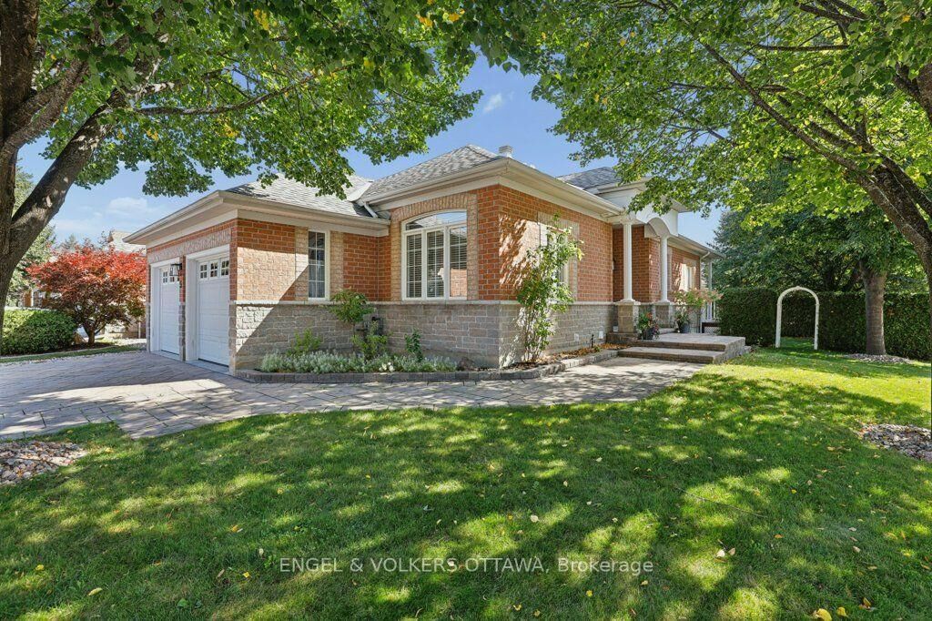 Property Photo:  5 Goldora Private  ON K2T 1K8 
