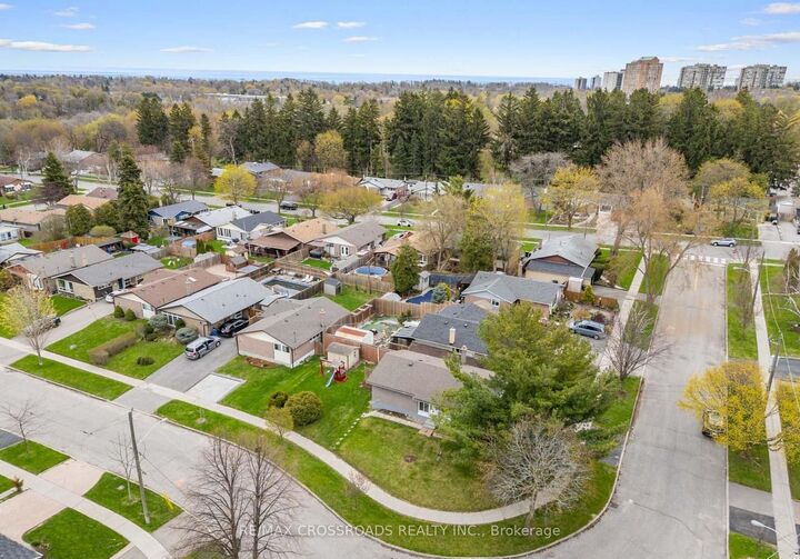 Property Photo:  19 Shoreland Crescent Bsmt  ON M1G 1M4 
