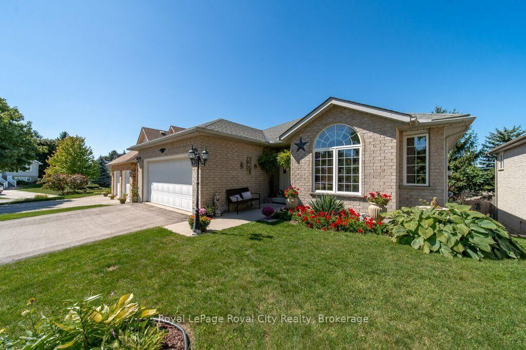 Property Photo:  20 Dickinson Court  ON N0B 1S0 