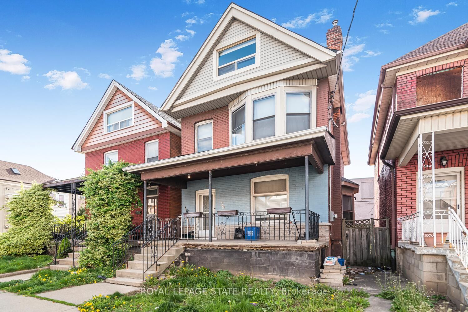 Property Photo:  39 Arthur Avenue N  ON L8L 6C7 