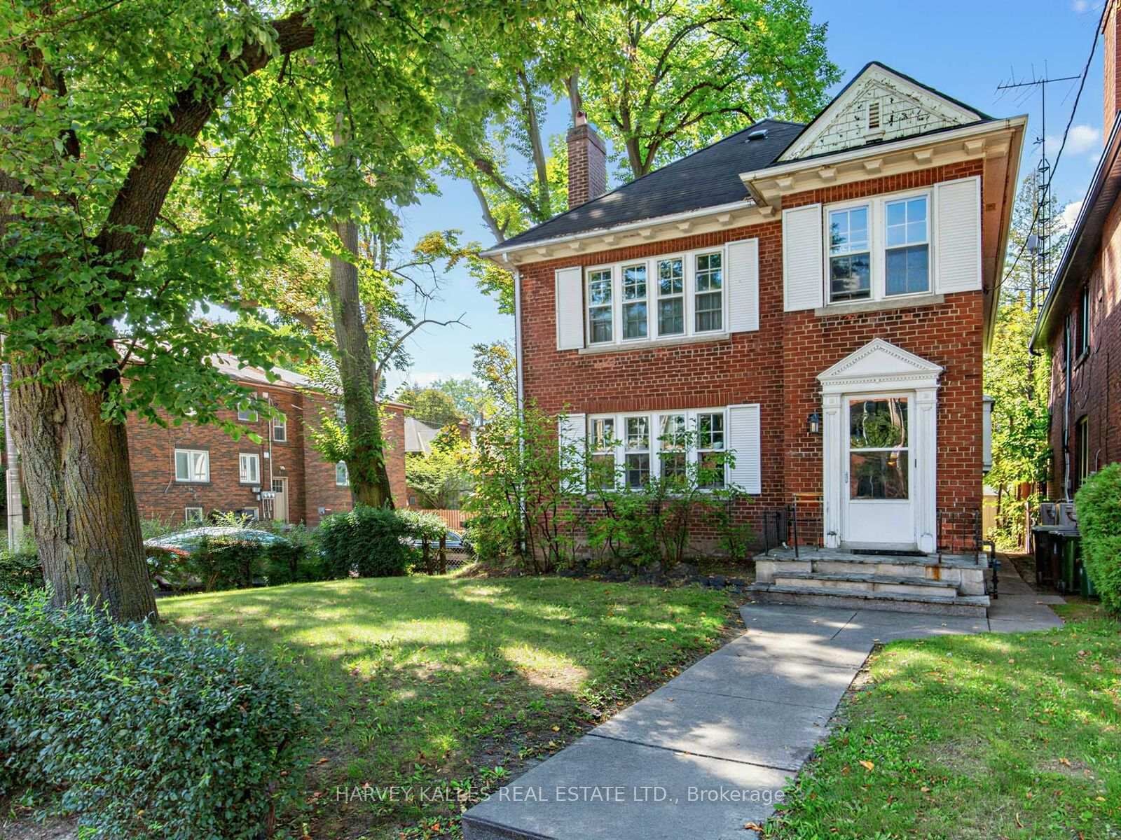 Property Photo:  
