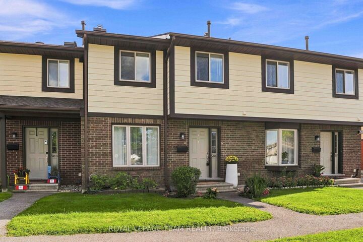 Property Photo:  50E Medhurst Drive 16  ON K2G 4V2 
