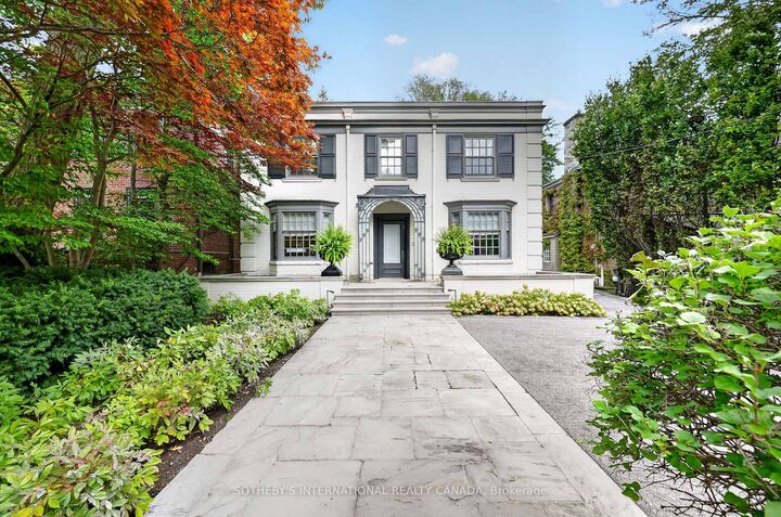 Property Photo:  15 Alexandra Wood  ON M5N 2S2 