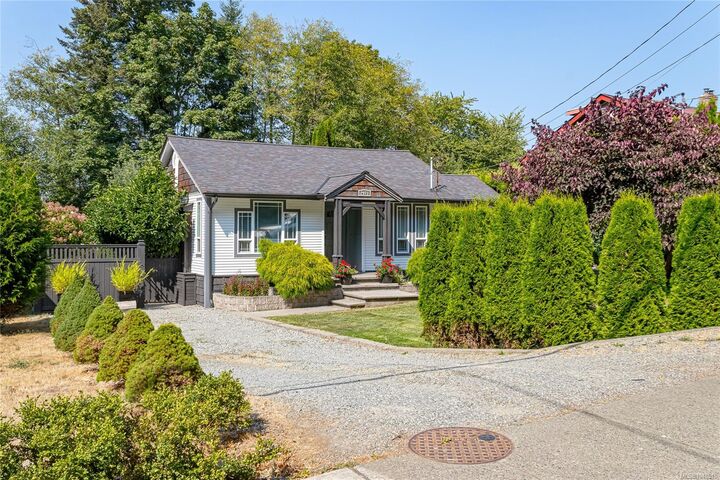 Property Photo:  2971 Oak St  BC V0R 1K1 