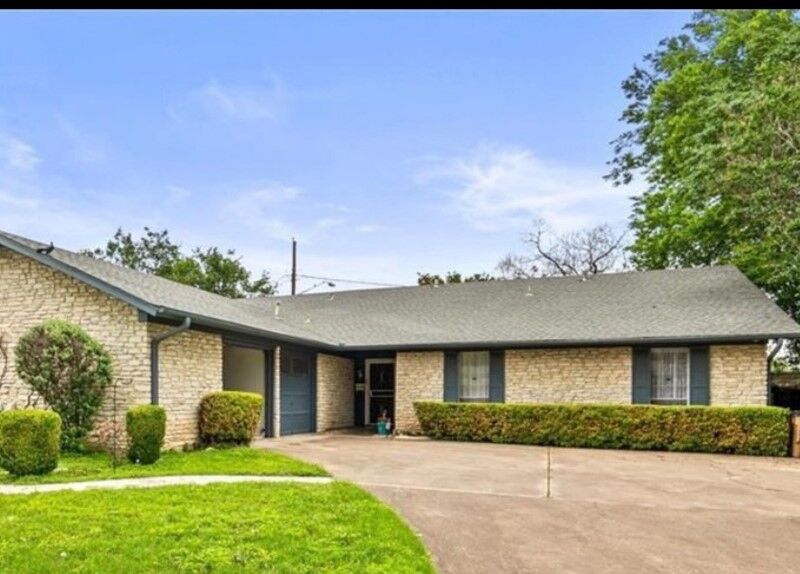 Property Photo:  2712 Thrushwood Drive A  TX 78757 