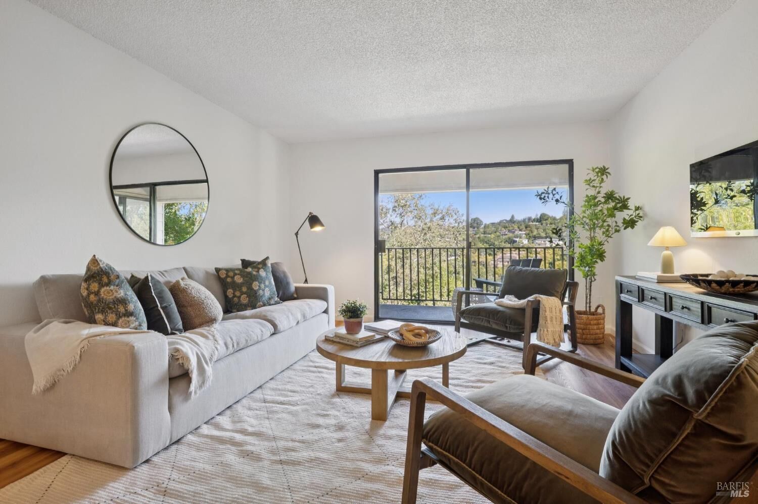 Property Photo: 649 Via Casitas CA 94904