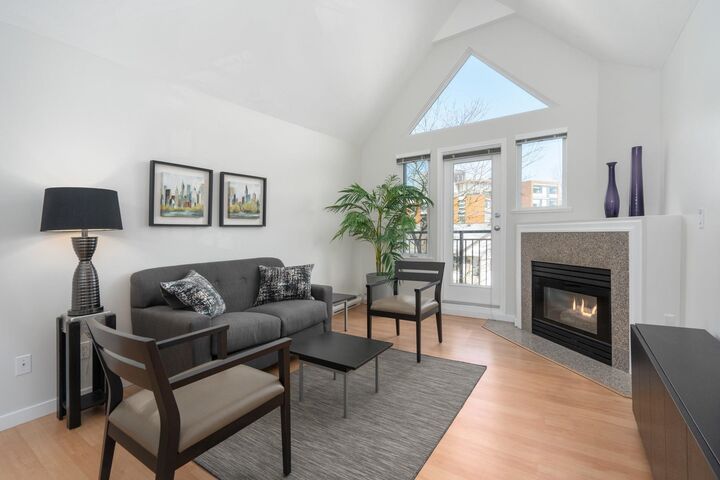 Property Photo:  1928 E 11th Avenue 301  BC V5N 1Z2 