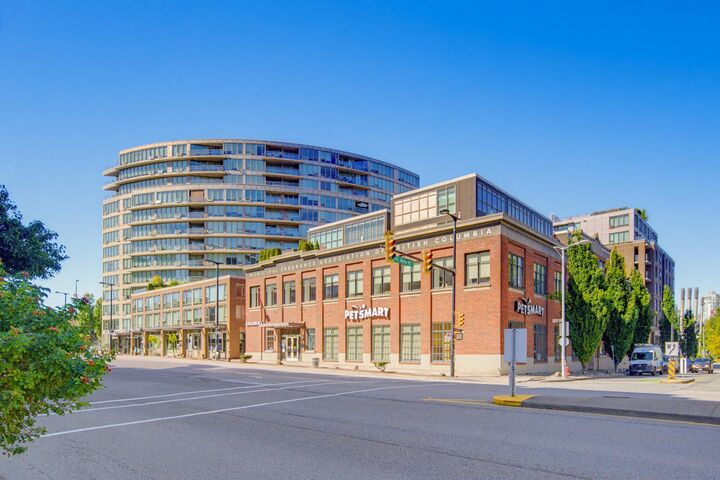 Property Photo:  445 W 2nd Avenue 211  BC V5Y 0E8 