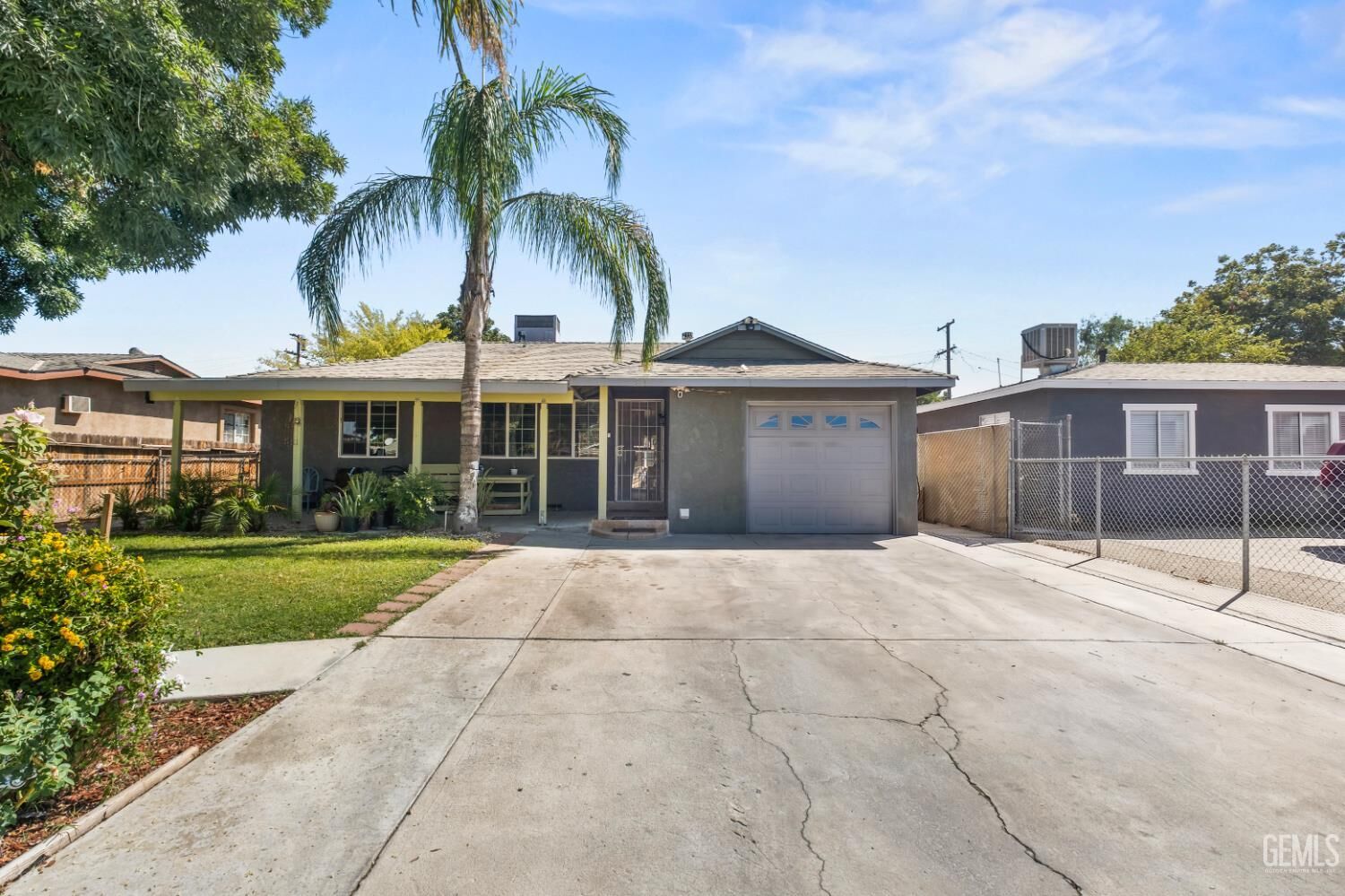 Property Photo:  509 Larry Street  CA 93307 