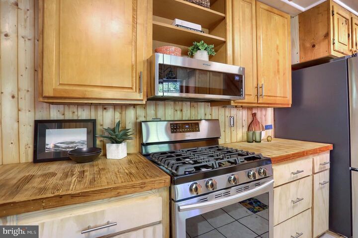 Property Photo:  800 West Street  PA 17339 