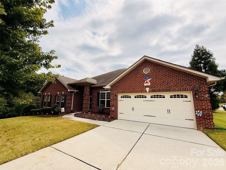 Property Photo:  2581 Flintshire Lane  NC 28056 