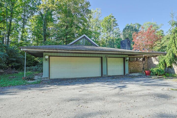 Property Photo: 5445 Sherfield Drive OH 45426