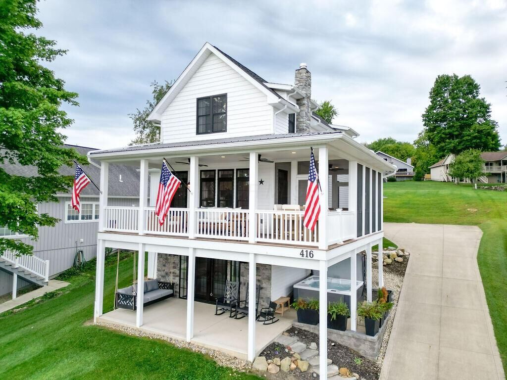 Property Photo: 416 Lakeview Heights Drive OH 43028