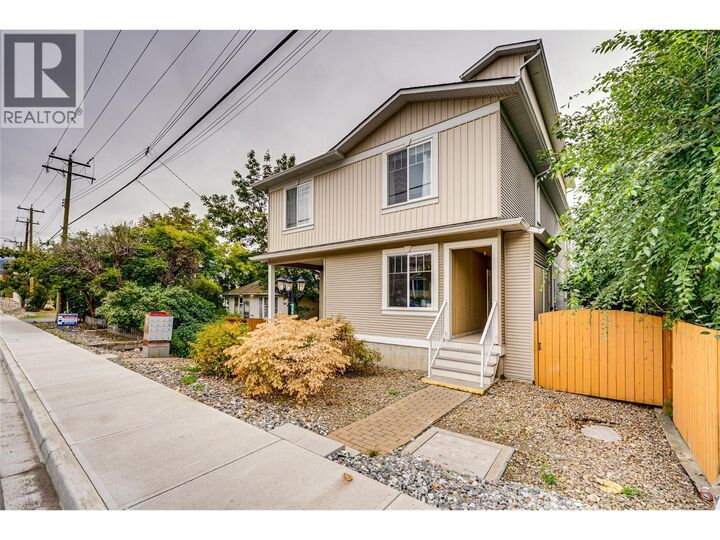 Property Photo: 3804 32 Avenue 3 BC V1T 2N3