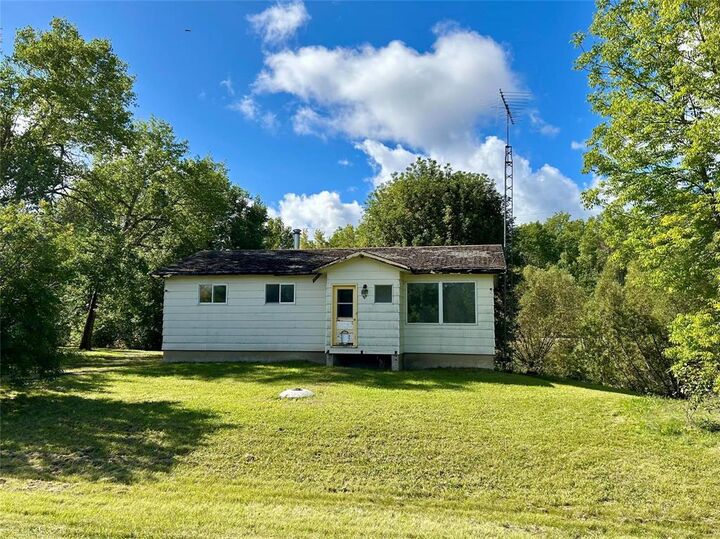 Property Photo:  23 Brookside Way  MB R0E 1A0 