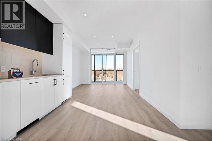 Property Photo:  741 King Street West 501  ON N2G 0E9 