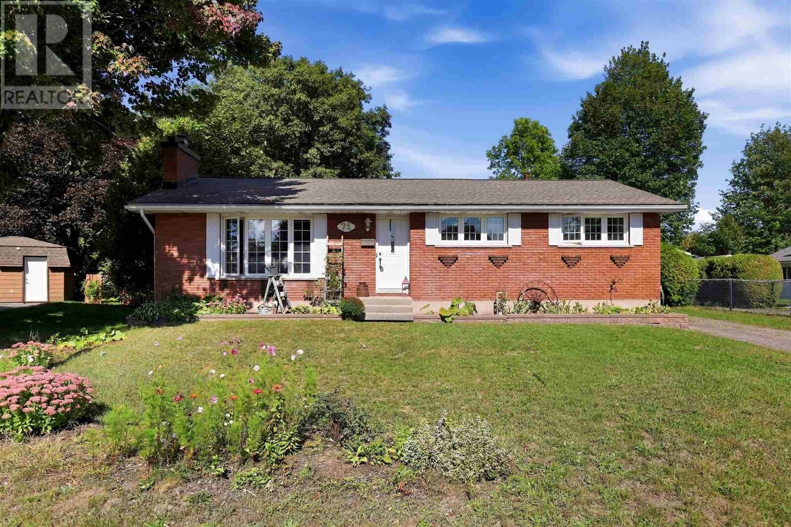 Property Photo:  75 Joel Ct  ON P6A 5E7 
