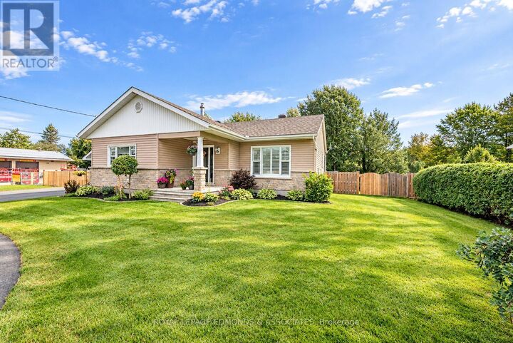 Property Photo:  11952 Round Lake Road  ON K8A 6W8 