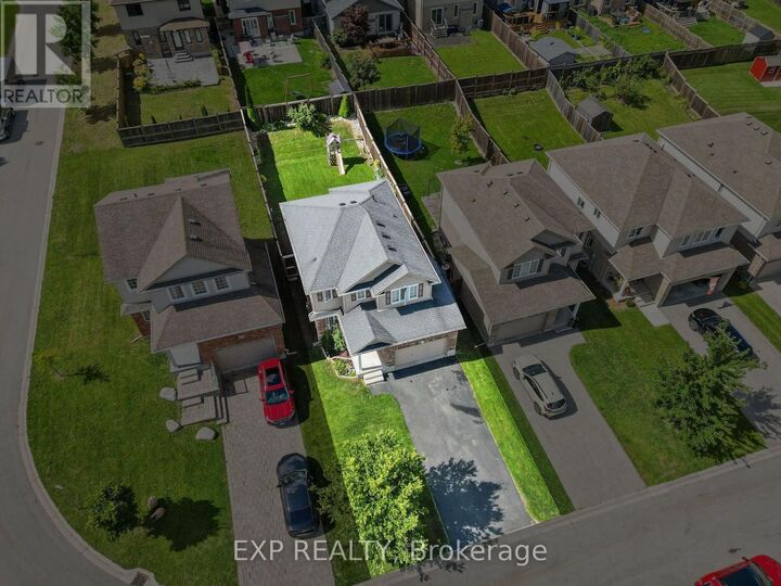 Property Photo:  2700 Foxbend Link  ON N6G 0M7 