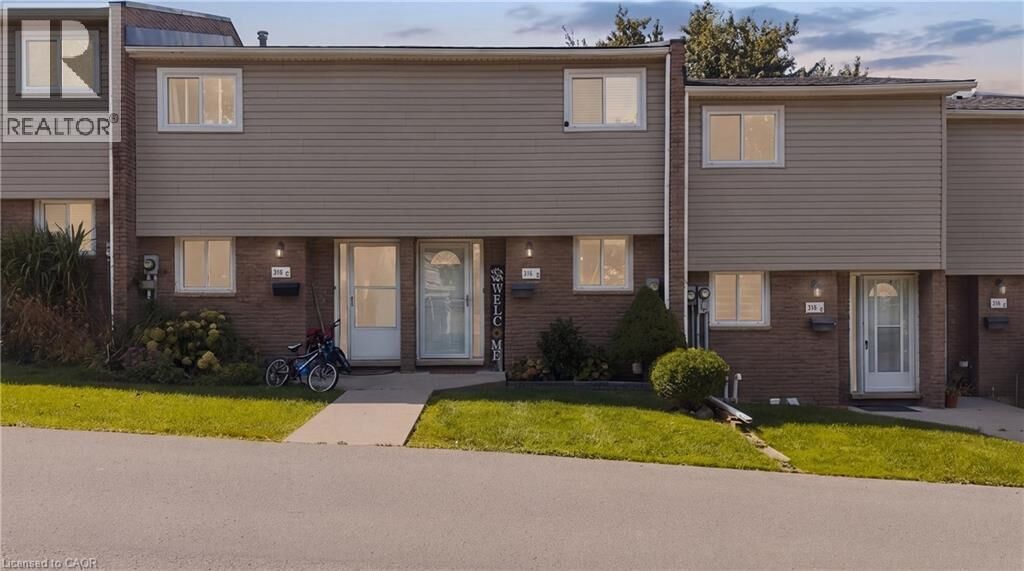 Property Photo:  316 Bluevale Street North D  ON N2J 4G3 