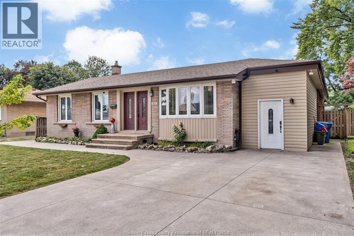 Property Photo:  3417 Woodlawn Avenue  ON N8W 2J4 