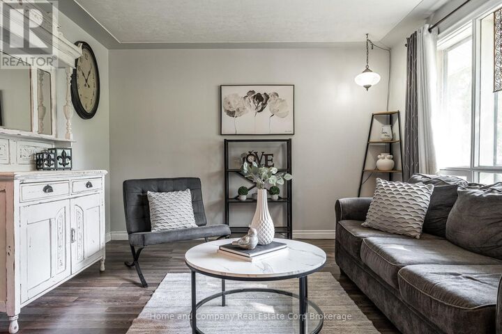Property Photo:  14 Burritt Street  ON N5A 4W7 