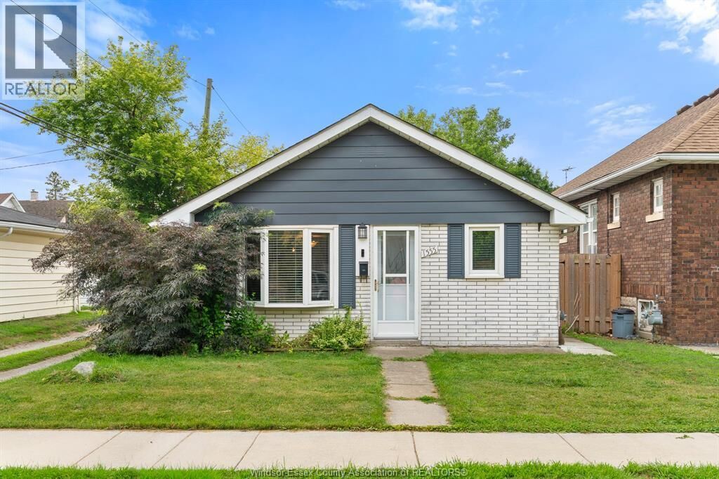 Property Photo:  1555 Adanac Avenue  ON N9B 1N5 