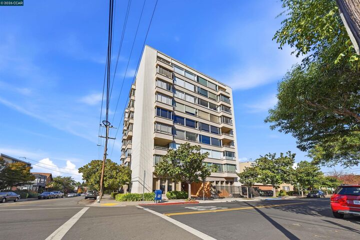 Property Photo:  2550 Dana 3H  CA 94704 