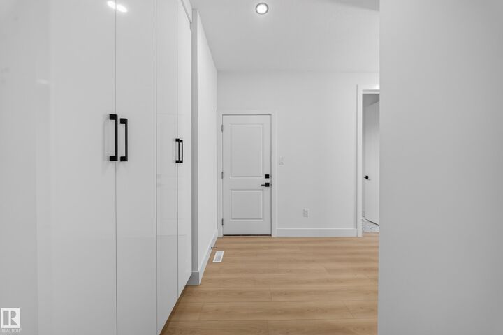 Property Photo:  17623 67 Street NW  AB T5Z 0Y2 