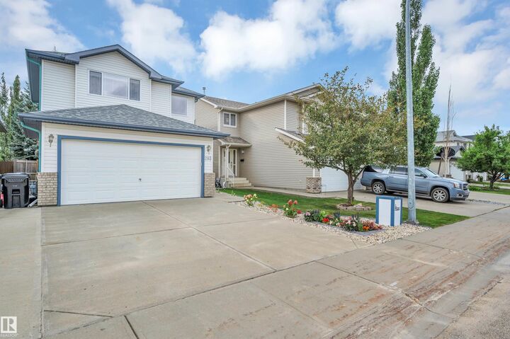 Property Photo:  293 Foxboro Crescent  AB T8A 6M4 