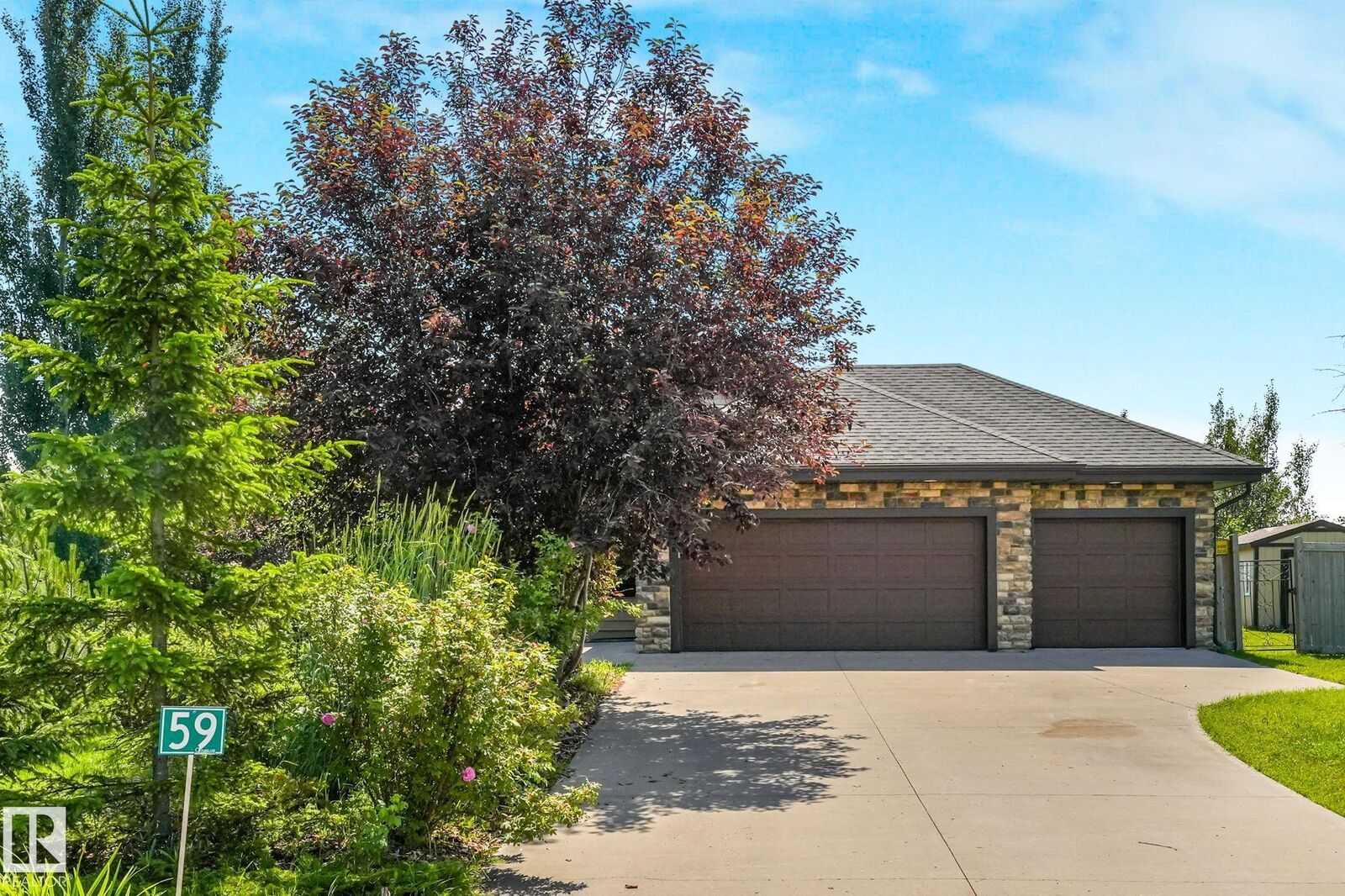 Property Photo: 26107 Twp Road 532 A 59 AB T7Y 1A1