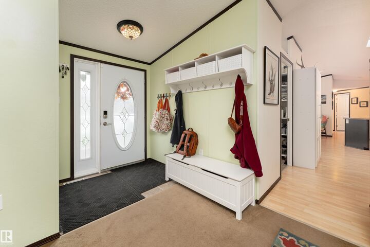 Property Photo:  422 Oak Wood Crescent NW  AB T6P 0B2 