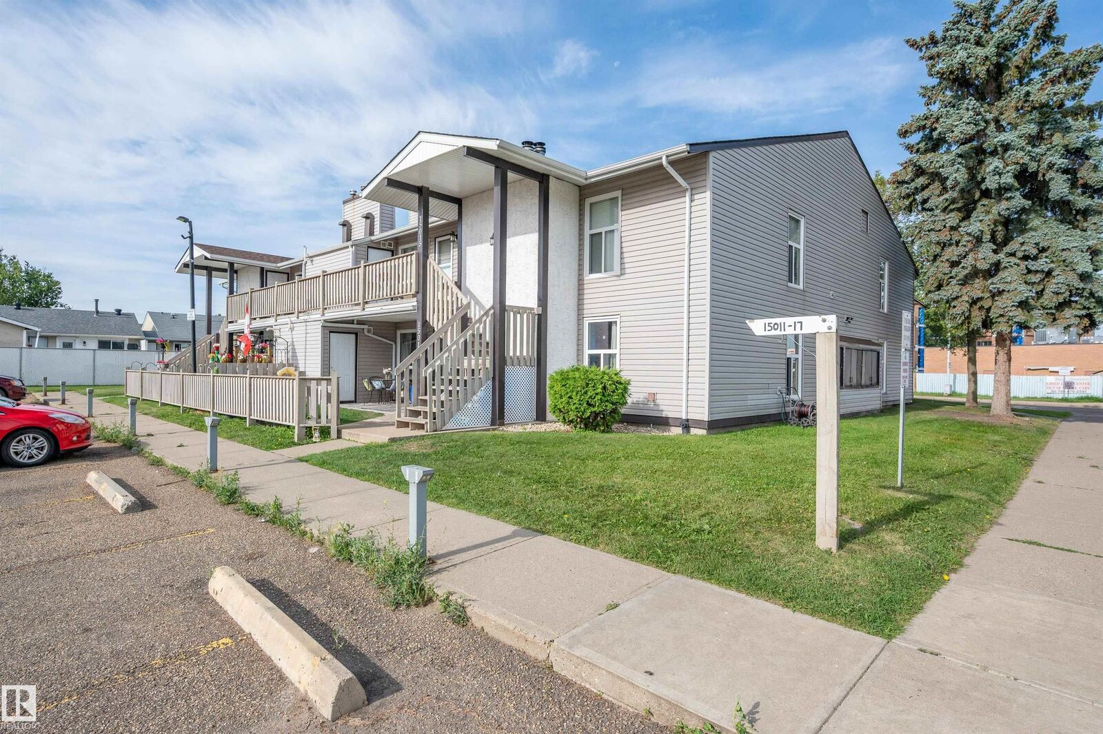 Property Photo:  15017 26 Street NW  AB T5Y 2G6 