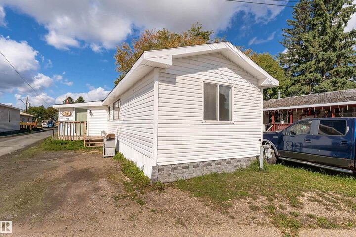 Property Photo:  305 Calahoo Road 92  AB T7X 3K7 