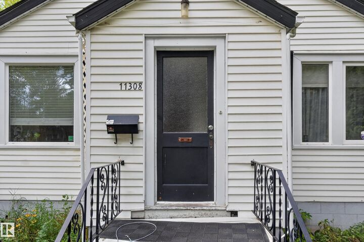 Property Photo:  11308 123 Street NW  AB T5M 0E9 