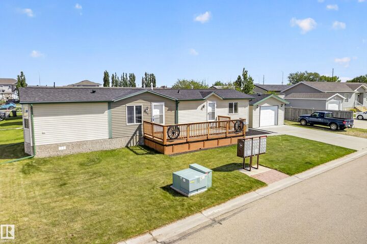 Property Photo:  51 Jutland Crescent  AB T7Z 0A3 
