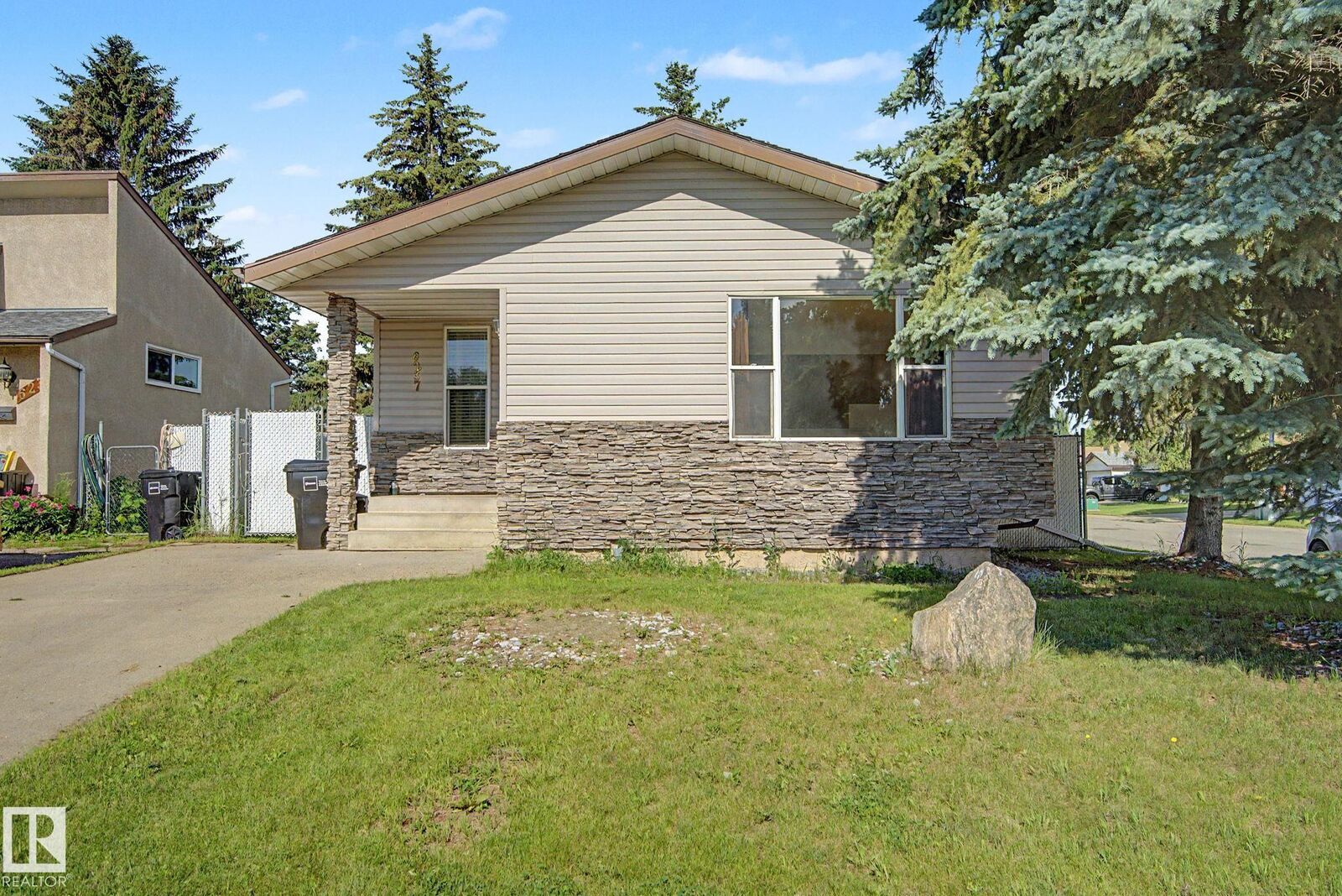 Property Photo:  6237 13 Avenue NW  AB T6L 2E5 