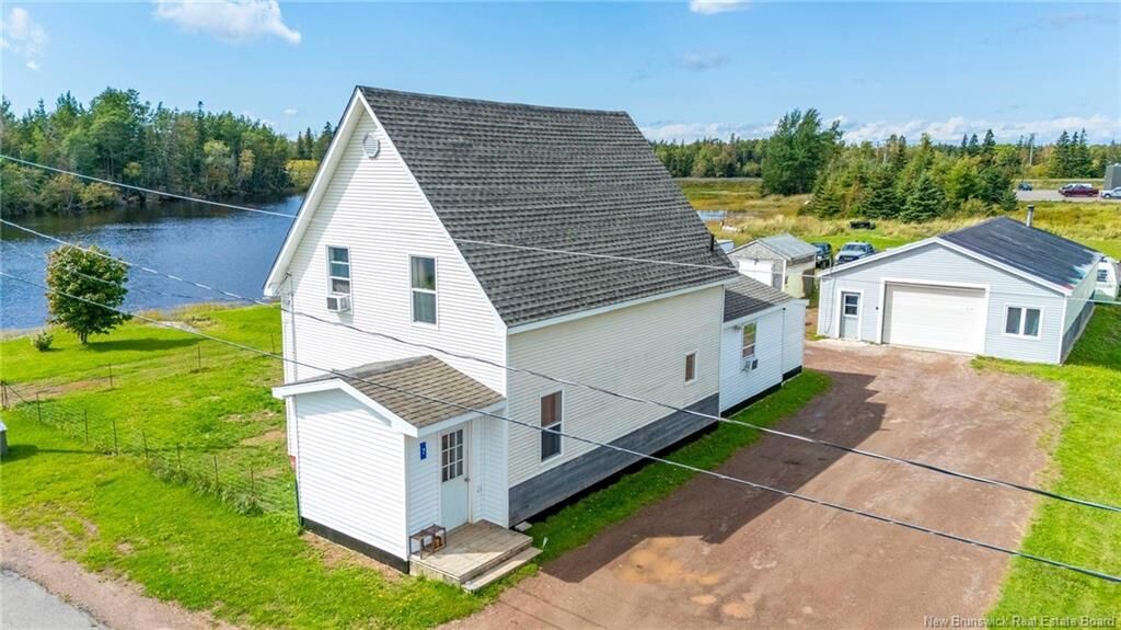 Property Photo:  7 Birch Street  NB E4M 2B9 