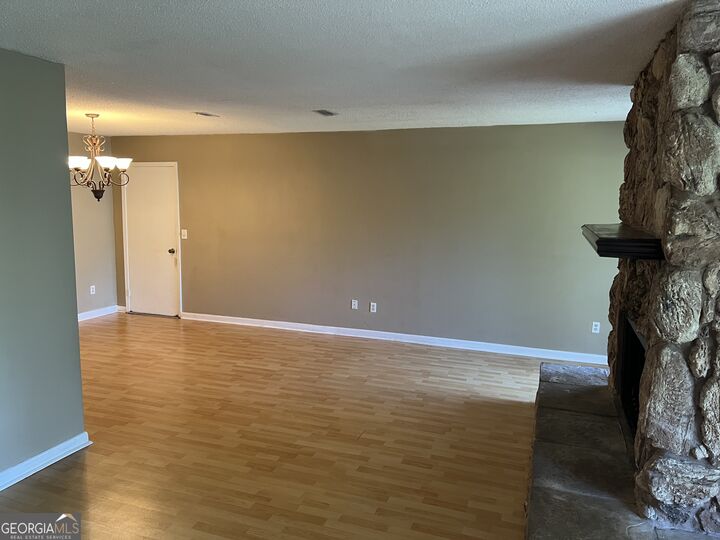 Property Photo:  203 Courtney Place  GA 31558 