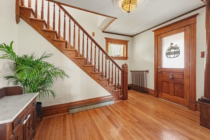 Property Photo:  118 S Ridge Street  IN 46307 