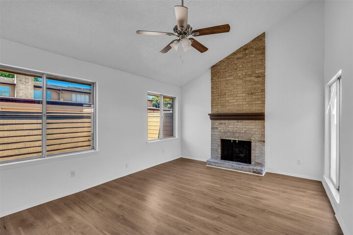Property Photo: 10387 Huntington Place Drive 387 TX 77099