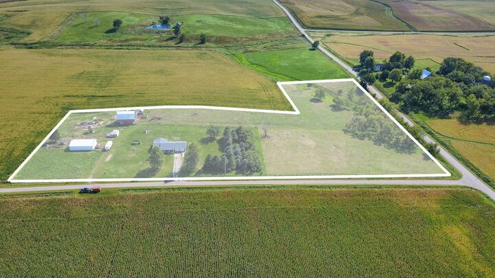 Property Photo:  1210 205th Street  IA 50143 